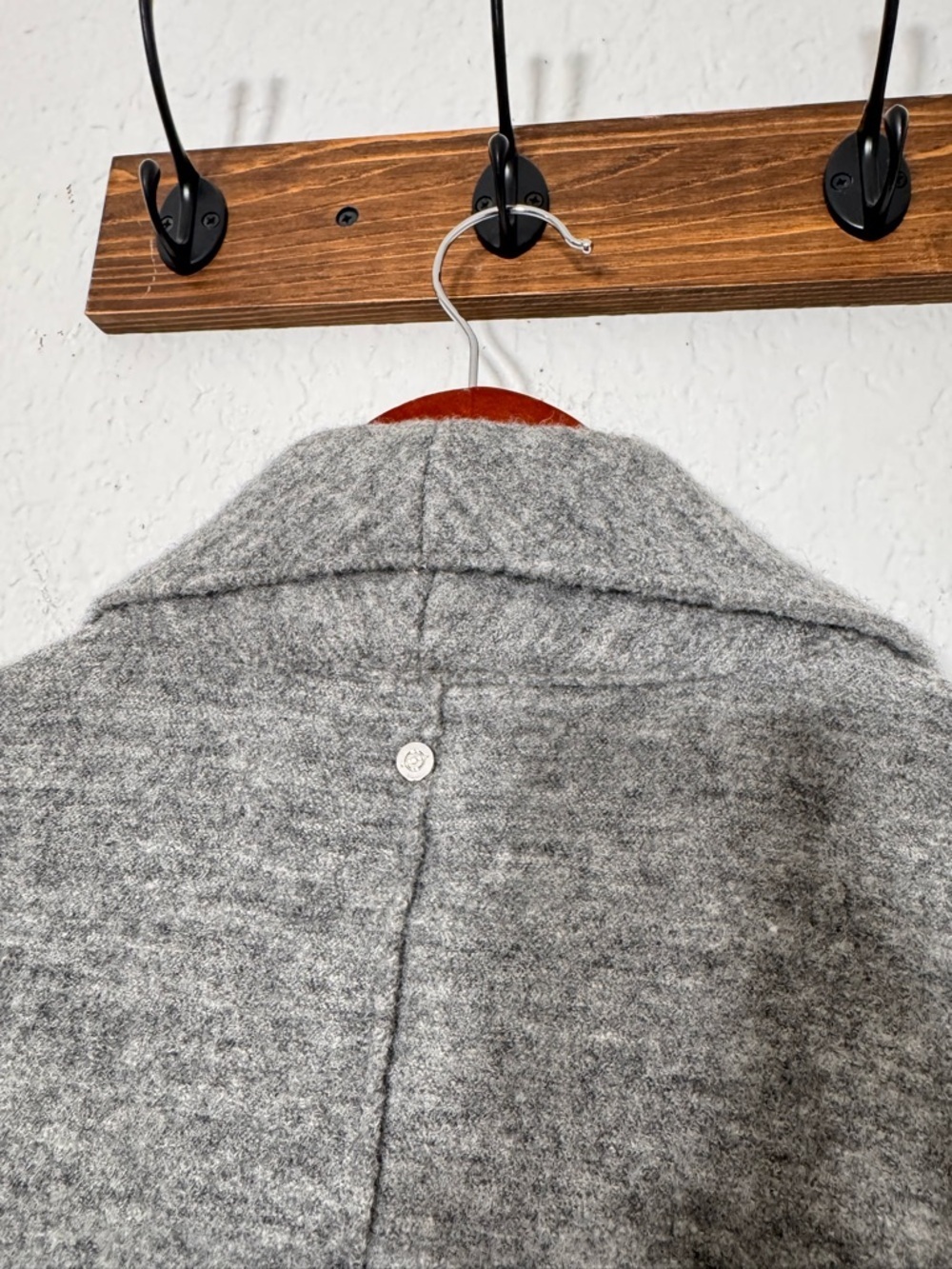 Sosken Studios 100% Virgin Wool Cardigan - Picture 5 of 8